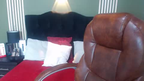 Snapshot of desiring__angel chatting on January 7, 2025, 2:51 pm Desiring Angel online show from January 7, 2025, 2:51 pm