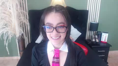 Snapshot of desiring__angel chatting on February 1, 2025, 4:56 am Desiring Angel online show from February 1, 2025, 4:56 am