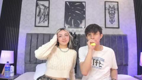 Snapshot of destello_xxx chatting on May 18, 2026, 4:02 pm Destello online show from May 18, 2026, 4:02 pm