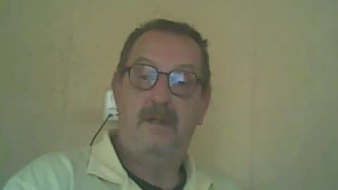 Snapshot of destelp chatting on October 12, 2025, 12:04 pm destelp online show from October 12, 2025, 12:04 pm