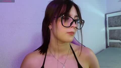 Snapshot of destinya_ chatting on May 6, 2026, 5:07 pm destinya_ online show from May 6, 2026, 5:07 pm