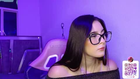 destinya_ online show from June 26, 2026, 5:17 pm
