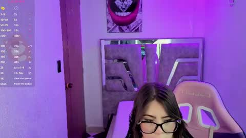 destinya_ online show from July 10, 2026, 10:18 am