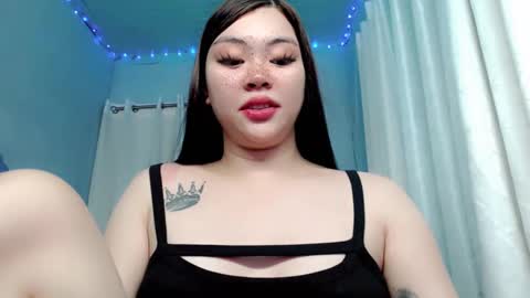 Snapshot of destinyroxie chatting on December 18, 2024, 3:55 pm ROXIE online show from December 18, 2024, 3:55 pm