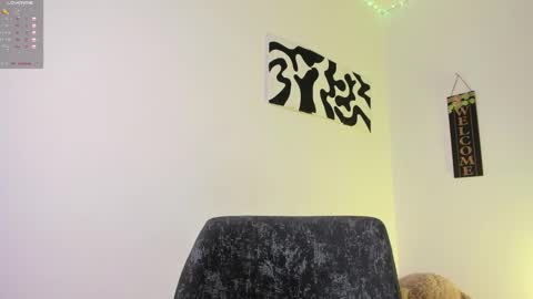 Snapshot of desty_y chatting on September 11, 2025, 4:23 am desty_y online show from September 11, 2025, 4:23 am