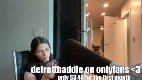 Snapshot of detroitbaddie chatting on March 6, 2025, 11:09 pm detroitbaddie online show from March 6, 2025, 11:09 pm