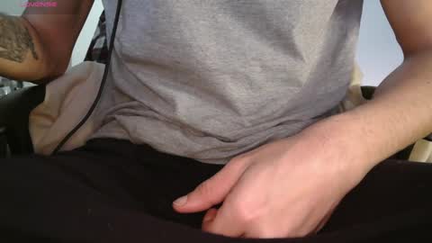 Snapshot of deux139 chatting on December 8, 2024, 9:02 am Ricardo online show from December 8, 2024, 9:02 am