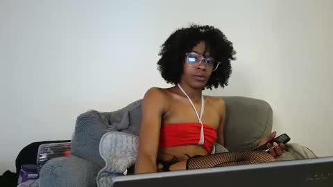 Snapshot of deviantdynasty chatting on November 10, 2025, 11:53 am deviantdynasty online show from November 10, 2025, 11:53 am