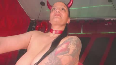 devil_taylorx online show from November 4, 2025, 3:44 pm