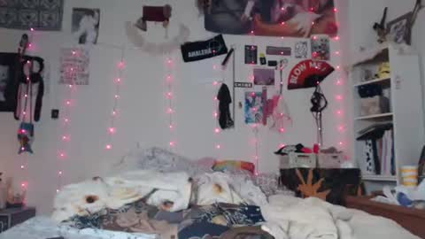 poutyangel online show from January 27, 2025, 11:43 am