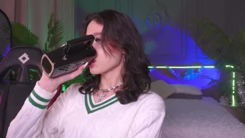 devilinee online show from December 8, 2024, 7:58 am