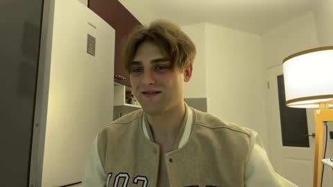 devilnut1 online show from December 20, 2024, 6:50 am