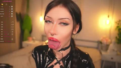 Snapshot of devilss_toy chatting on October 4, 2025, 4:05 pm CIBELLE online show from October 4, 2025, 4:05 pm