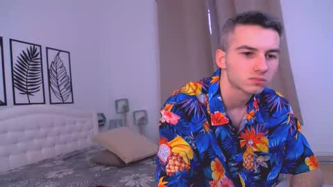 devin_ho online show from February 14, 2025, 5:19 am