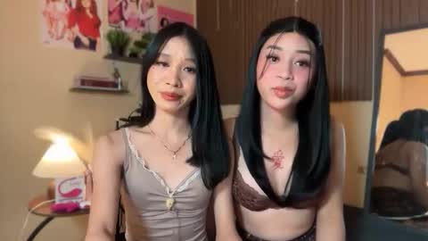 Snapshot of devine_goddessx chatting on February 14, 2026, 5:43 pm Devine Greyson online show from February 14, 2026, 5:43 pm