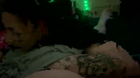 Snapshot of devinfillps chatting on April 1, 2026, 3:20 pm devinfillps online show from April 1, 2026, 3:20 pm