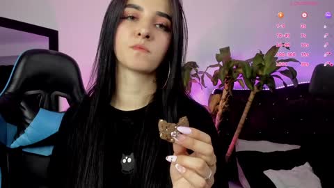 Snapshot of devlin_violet__ chatting on January 17, 2025, 6:15 am PaulaInsta paulacastellanos 1Pvt open online show from January 17, 2025, 6:15 am