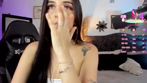 Snapshot of devlin_violet__ chatting on September 17, 2025, 12:45 am PaulaInsta paulacastellanos 1Pvt open online show from September 17, 2025, 12:45 am