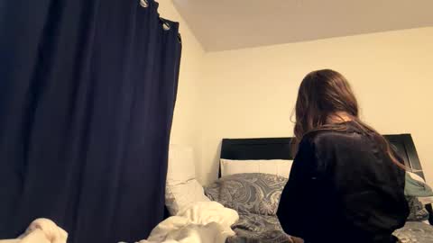 Snapshot of devonclarky213 chatting on April 6, 2026, 9:27 pm come play online show from April 6, 2026, 9:27 pm