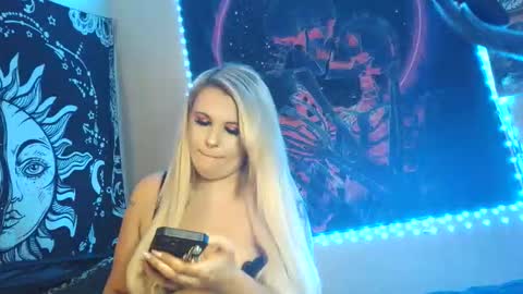 Snapshot of devyn_winter chatting on November 12, 2025, 10:52 pm devyn winter online show from November 12, 2025, 10:52 pm