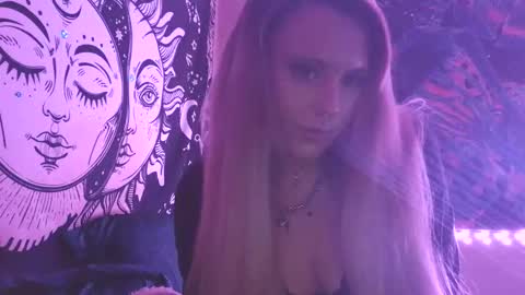 devyn winter online show from April 16, 2026, 12:11 am