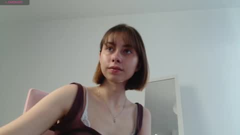 dewkiss online show from October 31, 2025, 10:27 am