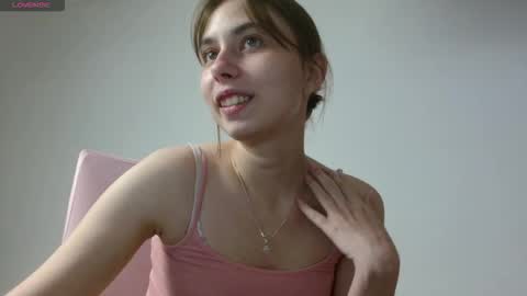 dewkiss online show from November 18, 2025, 9:41 pm