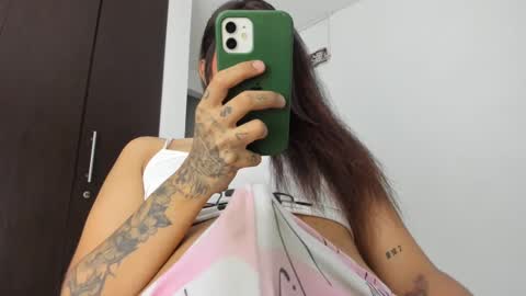 thumb up me please its important online show from January 9, 2025, 5:55 am