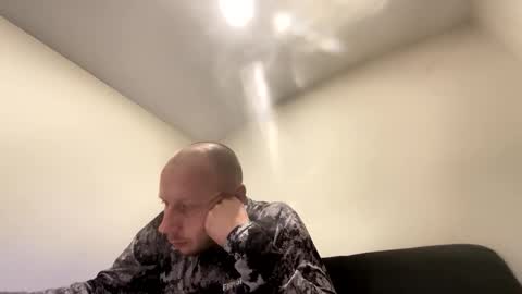 deznuts130 online show from February 4, 2025, 5:21 am