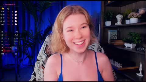 Snapshot of di_huny chatting on January 10, 2025, 1:53 am Arina online show from January 10, 2025, 1:53 am