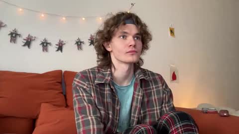 Snapshot of di_n_alex chatting on December 21, 2025, 9:49 am Di Alex online show from December 21, 2025, 9:49 am