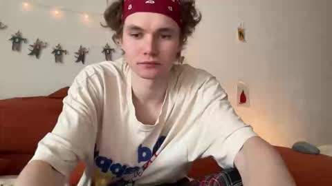 Snapshot of di_n_alex chatting on January 8, 2026, 9:11 am Di Alex online show from January 8, 2026, 9:11 am