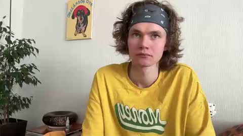 Snapshot of di_n_alex chatting on February 19, 2026, 9:05 am Di Alex online show from February 19, 2026, 9:05 am