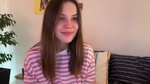 Snapshot of di_n_alex chatting on February 21, 2026, 9:49 pm Di Alex online show from February 21, 2026, 9:49 pm