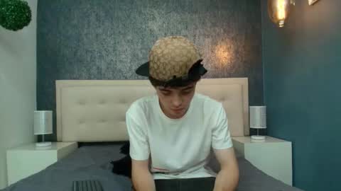   online show from September 13, 2025, 12:05 pm