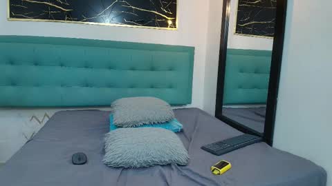   online show from October 20, 2025, 7:58 pm