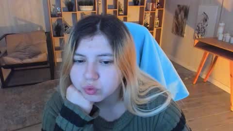 Dia online show from October 26, 2025, 7:42 pm