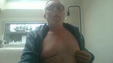 Snapshot of dial76 chatting on January 31, 2025, 1:34 pm dial76 online show from January 31, 2025, 1:34 pm