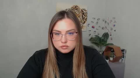 Snapshot of diamantkriss_ chatting on March 9, 2026, 8:18 am Kriss online show from March 9, 2026, 8:18 am