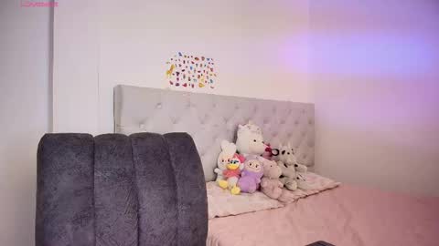 Snapshot of diamond__cherry chatting on March 23, 2026, 2:43 pm Diamond online show from March 23, 2026, 2:43 pm