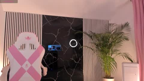 Thea online show from October 20, 2025, 4:07 pm