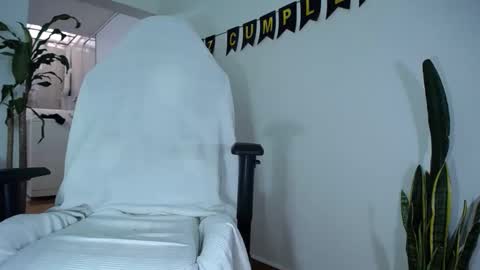 Snapshot of diamond_black00 chatting on December 21, 2024, 5:51 pm MaSSimo online show from December 21, 2024, 5:51 pm