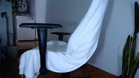 Snapshot of diamond_black00 chatting on February 10, 2025, 10:40 pm MaSSimo online show from February 10, 2025, 10:40 pm