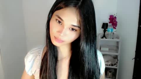 diamond_temptress online show from April 13, 2026, 1:05 pm