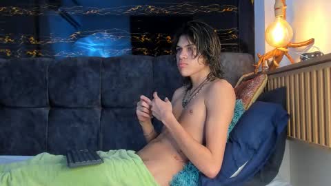 Snapshot of diamond_twink chatting on October 15, 2025, 3:39 am diamond_twink online show from October 15, 2025, 3:39 am