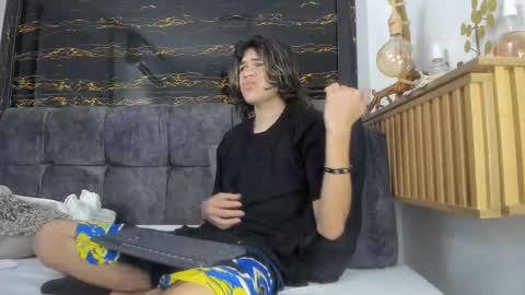 Snapshot of diamond_twink chatting on February 13, 2026, 2:02 pm diamond_twink online show from February 13, 2026, 2:02 pm