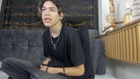 Snapshot of diamond_twink chatting on February 14, 2026, 3:09 pm diamond_twink online show from February 14, 2026, 3:09 pm