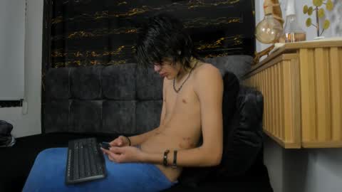 Snapshot of diamond_twink chatting on February 24, 2026, 1:53 pm diamond_twink online show from February 24, 2026, 1:53 pm