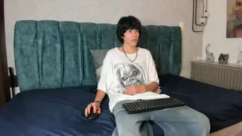 diamond_twink online show from June 12, 2026, 2:05 pm