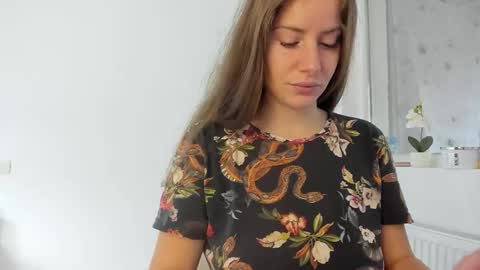 diamondkay_ online show from November 19, 2025, 8:58 am